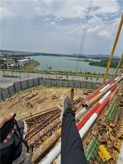 温县作业中发生设备损坏或人员意外，责任怎么划分？